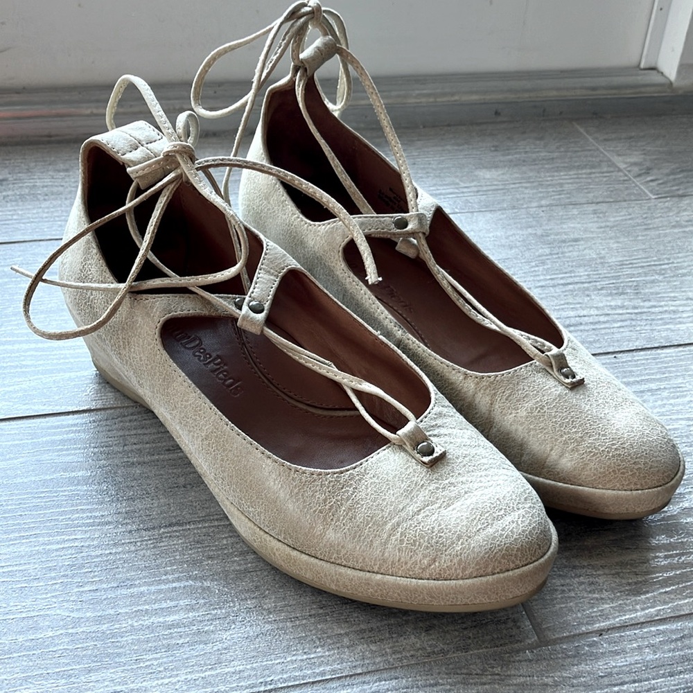 L’Amour des Pieds Leather Wedge Shoes